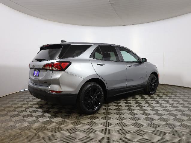 Used 2024 Chevrolet Equinox LS w/ LS Convenience Package image 4