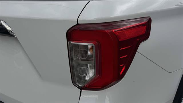 Certified 2023 Ford Explorer XLT w/ Equipment Group 202A AWD/4WD image 8