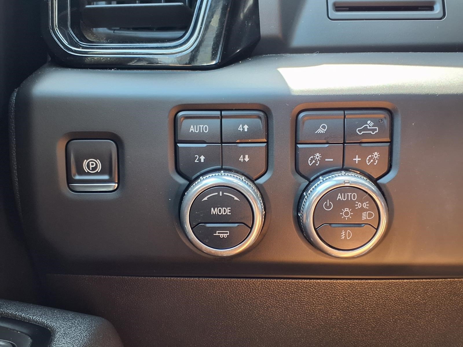 Used 2025 GMC Sierra 1500 AT4 AWD/4WD image 22