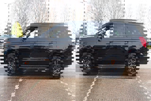 Certified 2025 Ford Expedition Tremor image 2