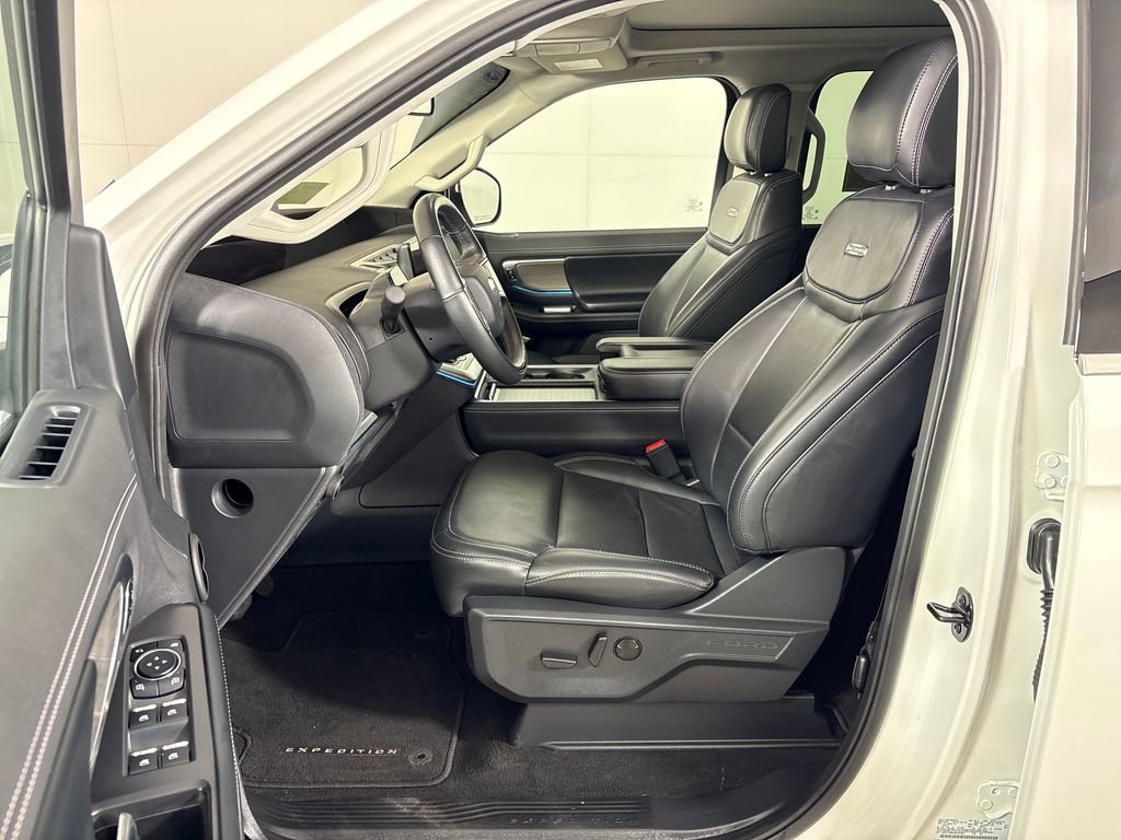 Certified 2025 Ford Expedition Platinum AWD/4WD image 29