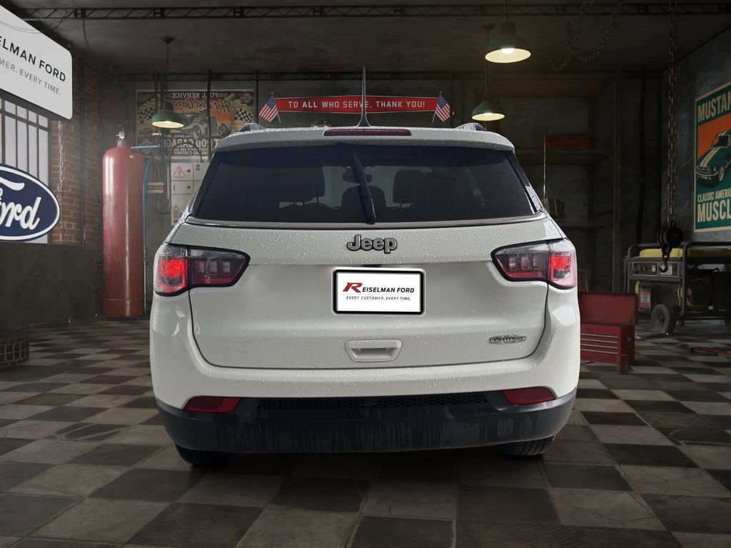 Used 2022 Jeep Compass Latitude FWD image 5