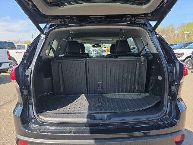 Used 2019 Toyota Highlander SE AWD/4WD image 16