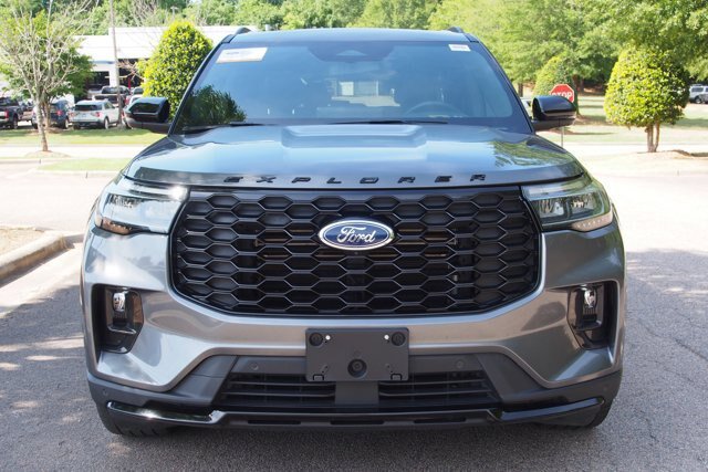 Certified 2025 Ford Explorer ST-Line w/ Premium Package AWD/4WD image 2