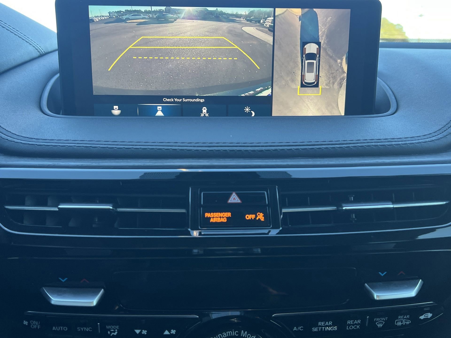 Used 2023 Acura MDX SH-AWD w/ Advance Package image 10