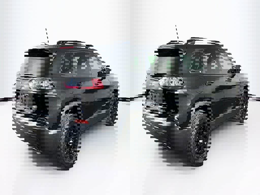 Used 2022 Jeep Cherokee Latitude Lux w/ Sun & Sound Group image 5