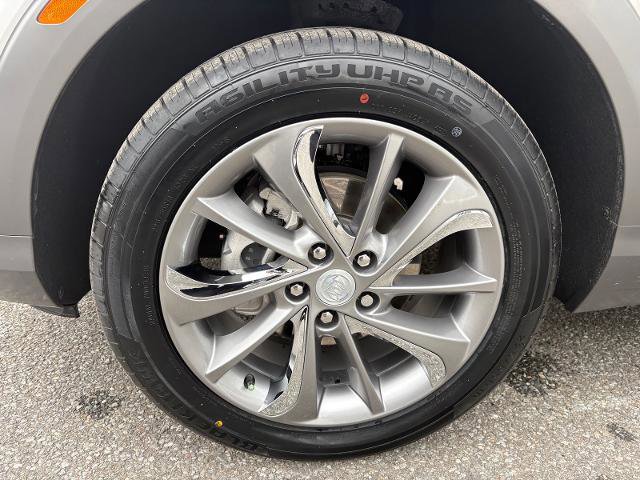 Used 2020 Buick Encore GX Essence w/ Experience Buick Package image 32