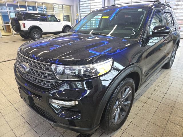 Certified 2023 Ford Explorer XLT w/ Equipment Group 202A image 3