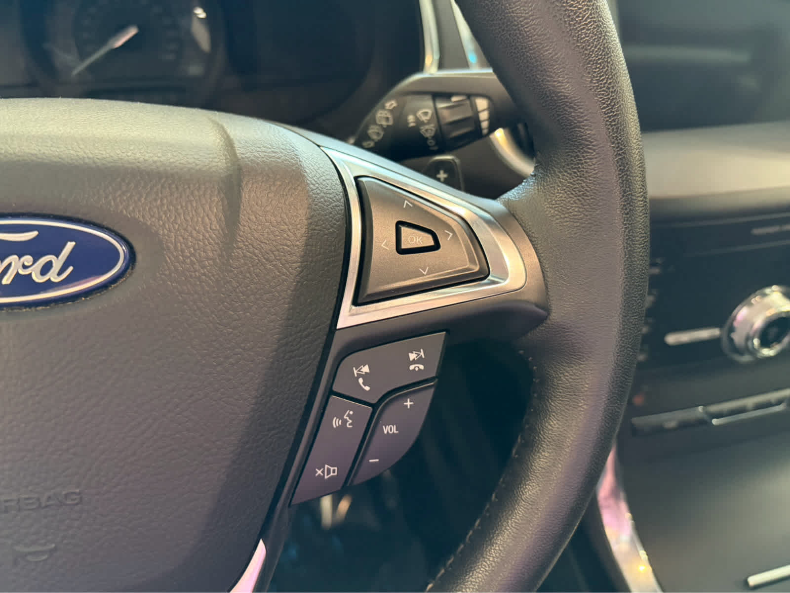Certified 2020 Ford Edge Titanium AWD/4WD image 25