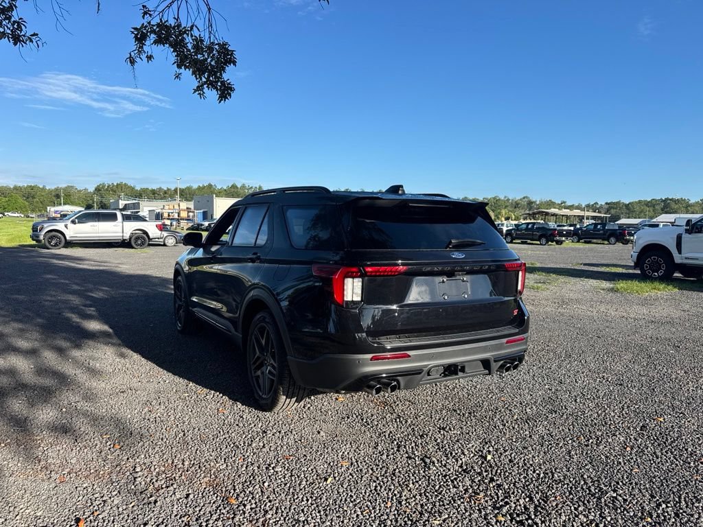 Certified 2025 Ford Explorer ST AWD/4WD image 4