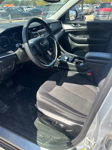 Used 2023 Jeep Grand Cherokee L Laredo RWD image 6