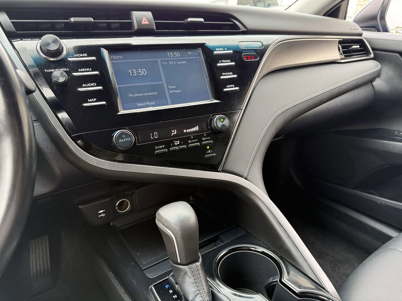 Used 2019 Toyota Camry SE image 16