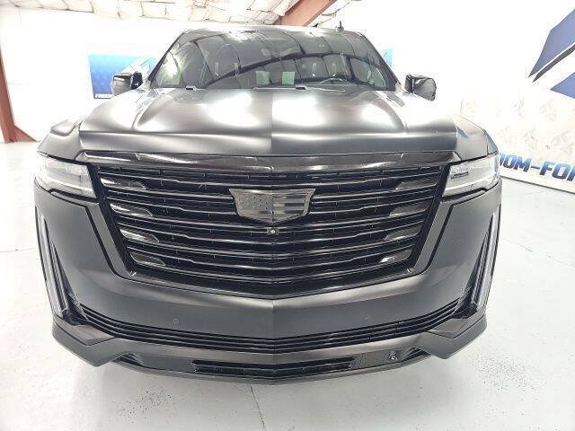 Used 2023 Cadillac Escalade ESV Premium Luxury Platinum AWD/4WD image 3