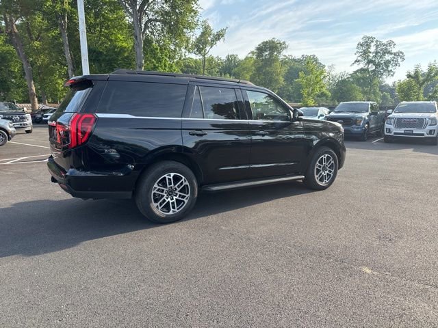 Certified 2025 Ford Expedition Active AWD/4WD image 9