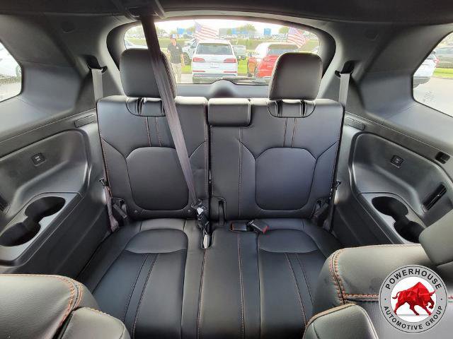 Used 2025 Honda Pilot TrailSport image 17