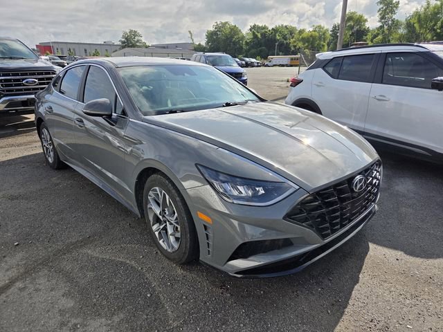 Used 2023 Hyundai Sonata SEL w/ Preferred Accessory Package FWD image 3