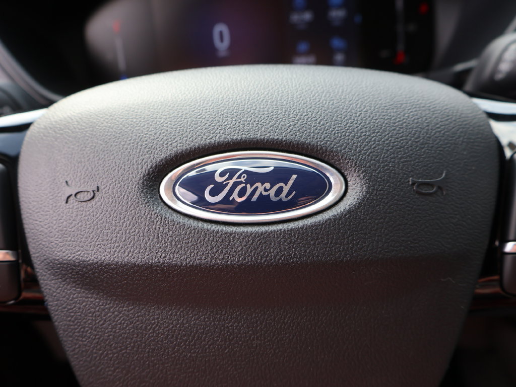 Certified 2025 Ford Escape Active w/ Cold Weather Package FWD image 26