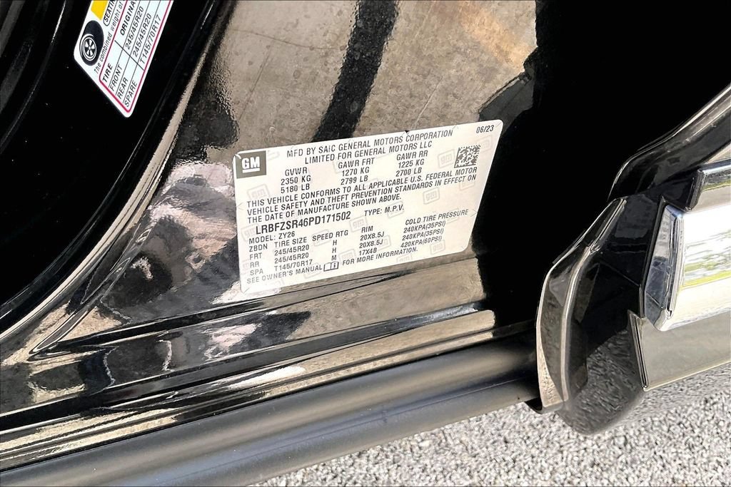 Used 2023 Buick Envision Avenir AWD/4WD image 32