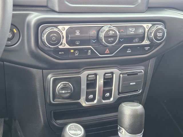 Used 2023 Jeep Wrangler Sport S image 17