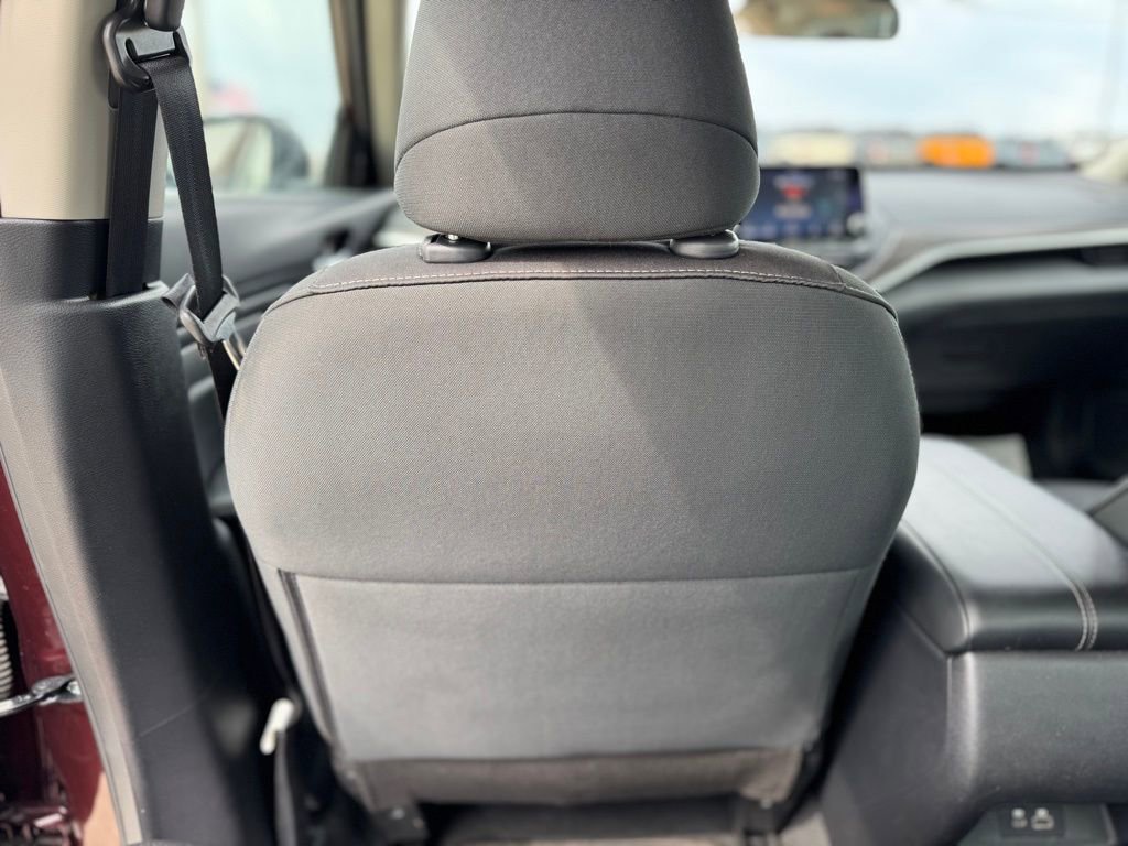 Used 2025 Nissan Altima 2.5 SV FWD image 33