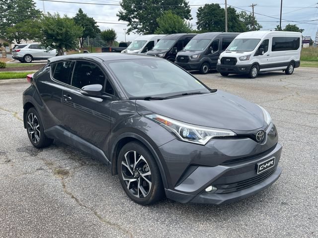 Used 2019 Toyota C-HR Limited FWD image 3