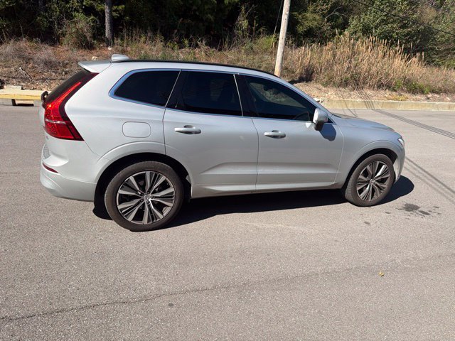 Used 2022 Volvo XC60 B5 Momentum w/ Protection Package Premier FWD image 7