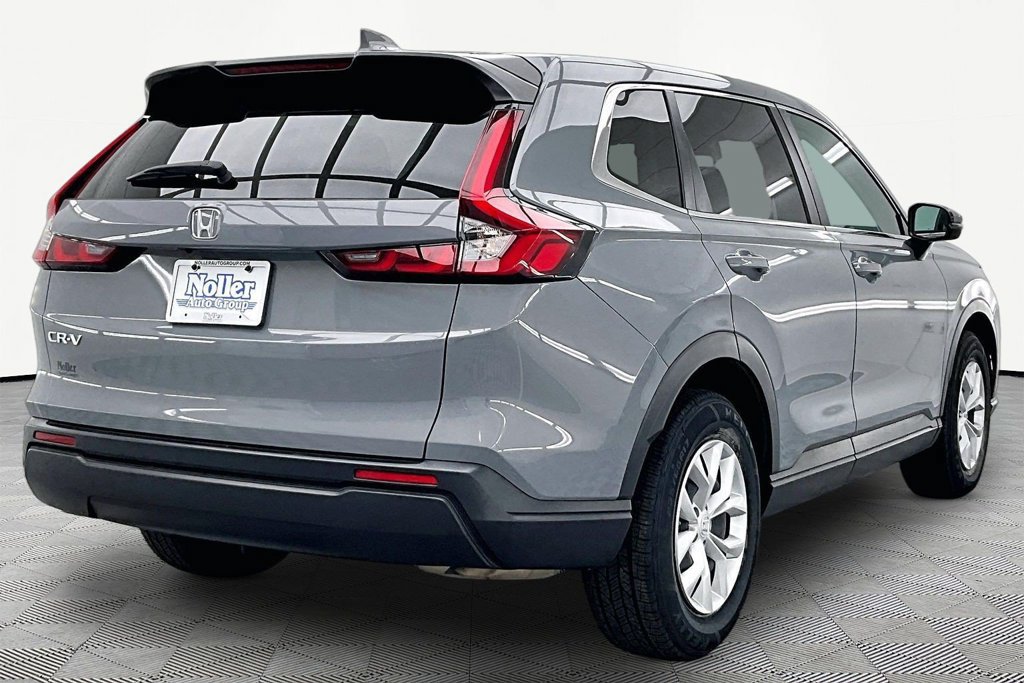 Used 2025 Honda CR-V LX image 2