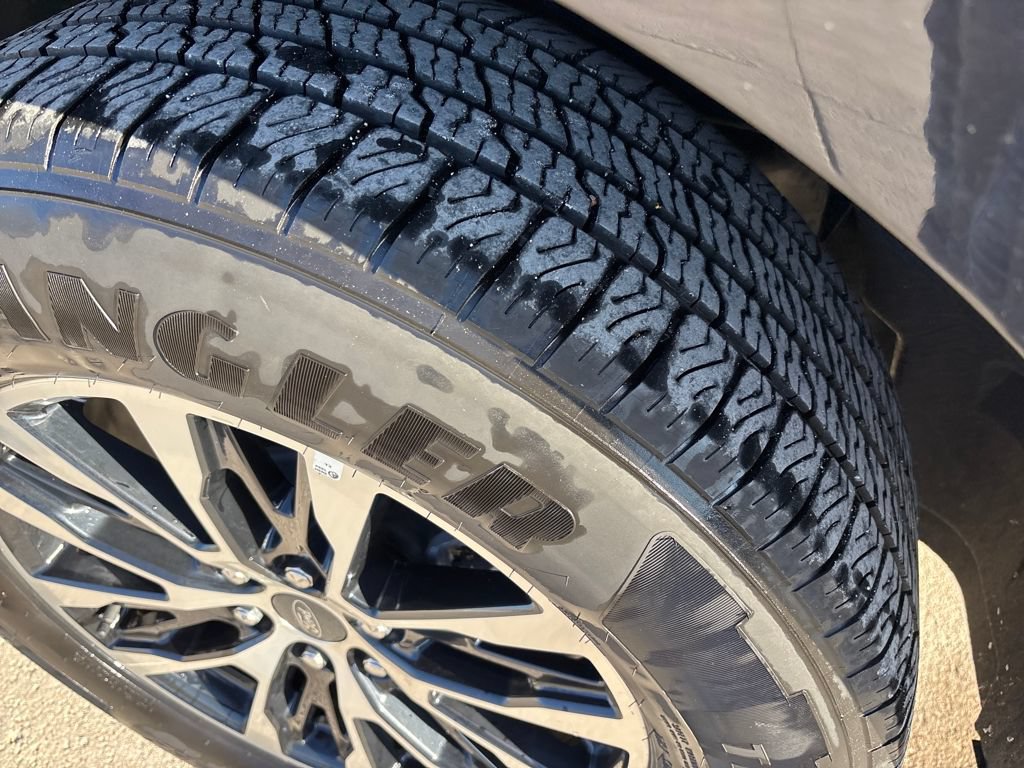 Certified 2025 Ford Expedition Platinum AWD/4WD image 9
