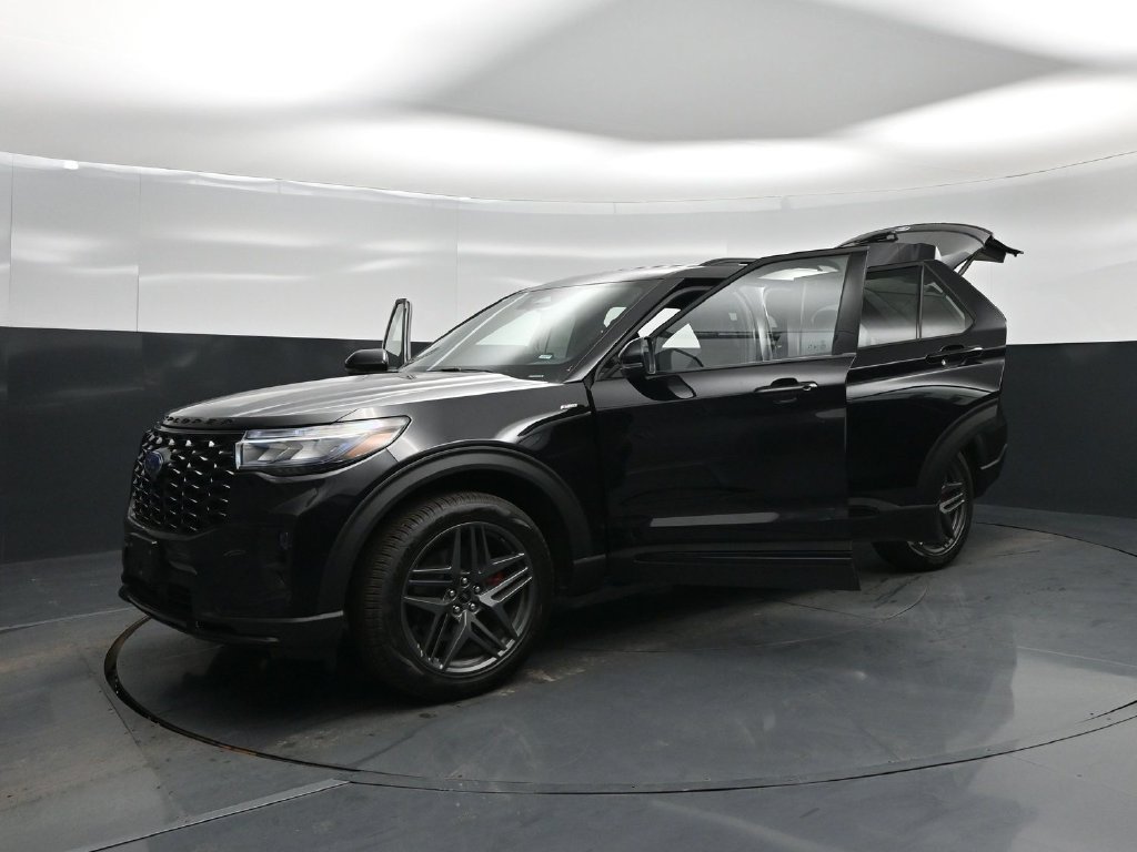 Certified 2026 Ford Explorer ST-Line w/ ST-Line Street Pack AWD/4WD image 28