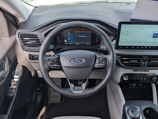 Certified 2025 Ford Escape SE image 23