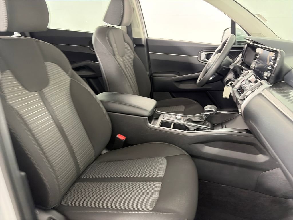 Used 2022 Kia Sorento LX AWD/4WD image 28