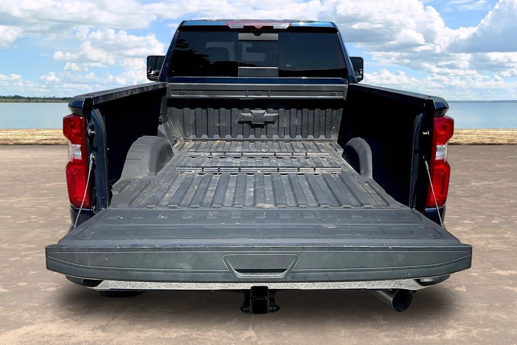 Used 2023 Chevrolet Silverado 3500 LTZ AWD/4WD image 9