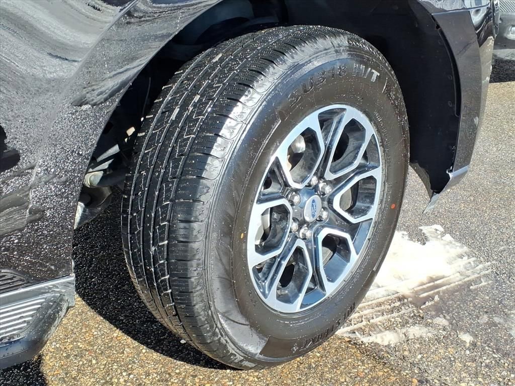 Certified 2024 Ford Expedition Max XLT image 6