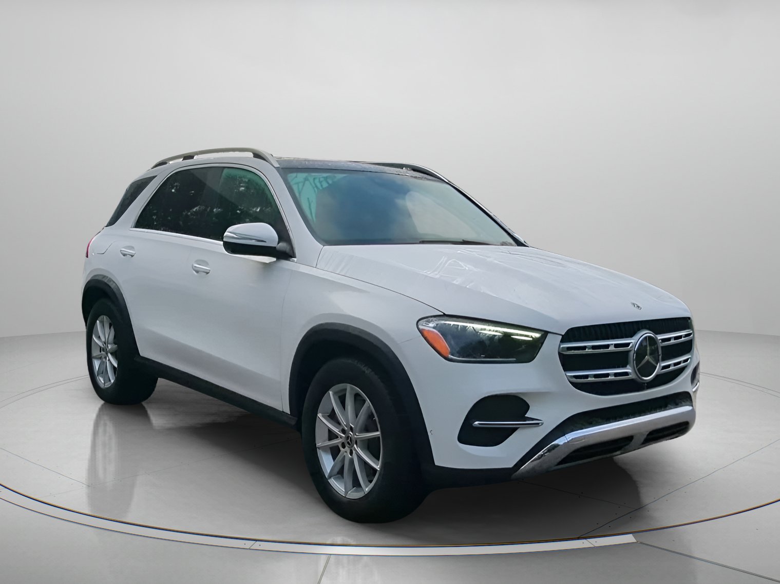 Used 2025 Mercedes-Benz GLE 350 4MATIC w/ Driver Assistance Package image 2