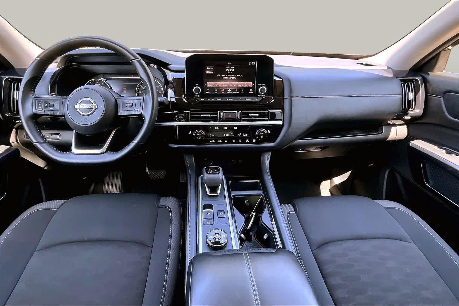 Used 2025 Nissan Pathfinder SV AWD/4WD image 16