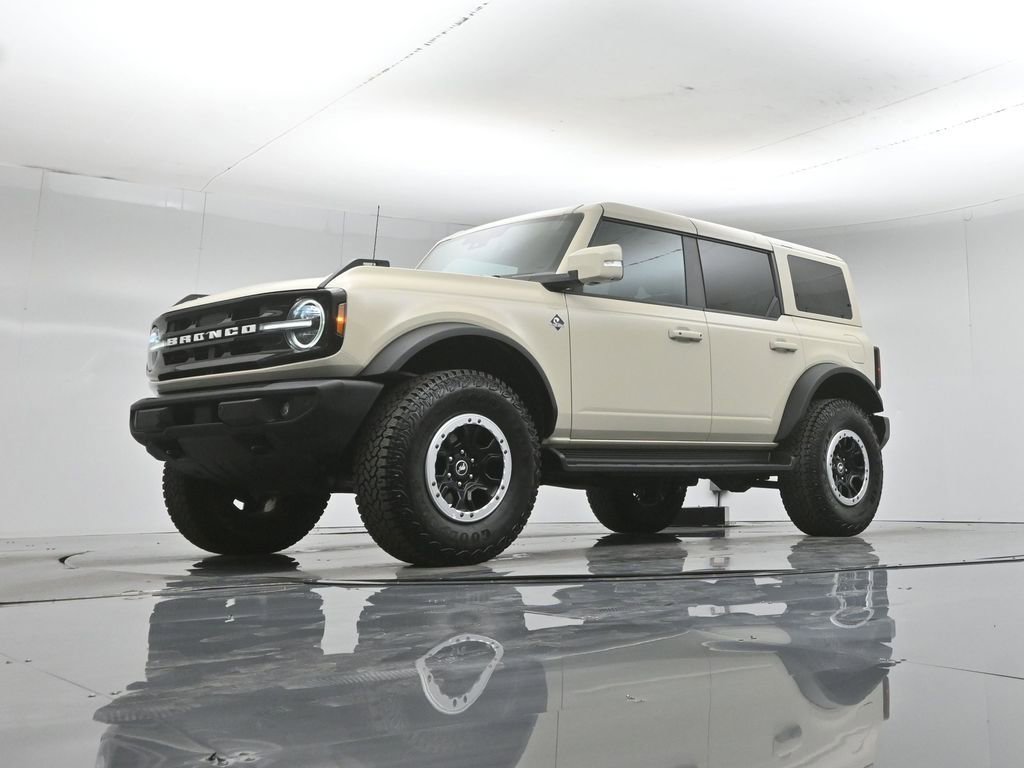 Certified 2025 Ford Bronco Outer Banks w/ Sasquatch Package AWD/4WD image 47