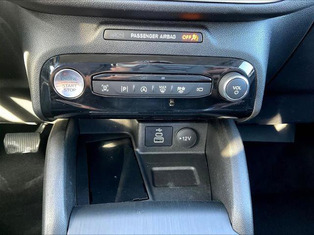 Certified 2024 Ford Escape Platinum AWD/4WD image 17