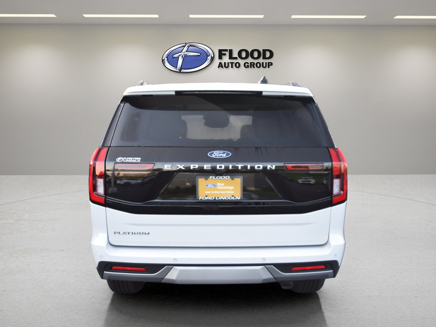 Certified 2025 Ford Expedition Platinum AWD/4WD image 5