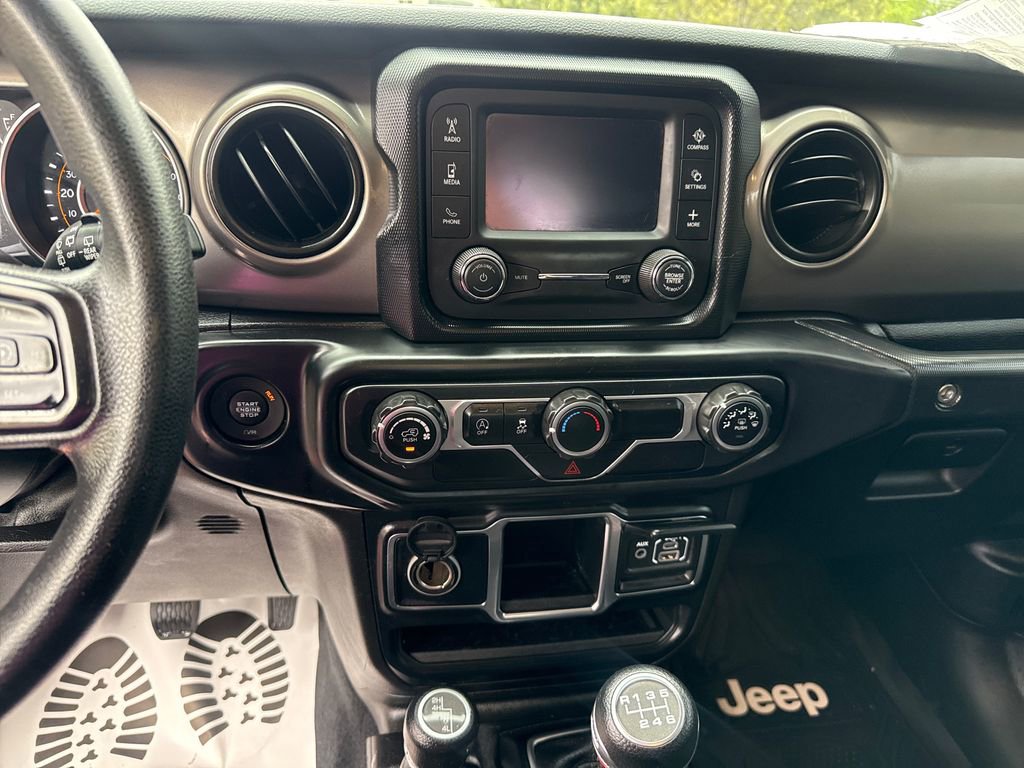 Used 2019 Jeep Wrangler Sport AWD/4WD image 18