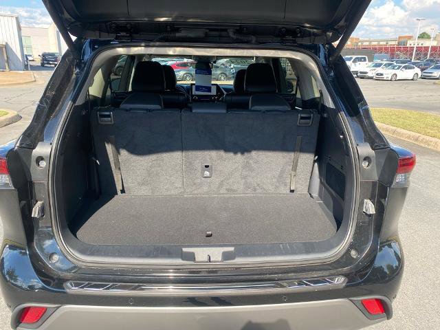 Used 2024 Toyota Highlander Platinum image 9