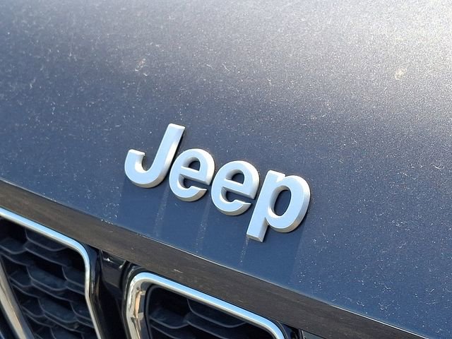 Used 2025 Jeep Grand Cherokee Limited AWD/4WD image 10
