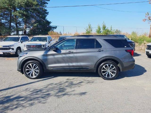 Certified 2025 Ford Explorer ST-Line AWD/4WD image 5