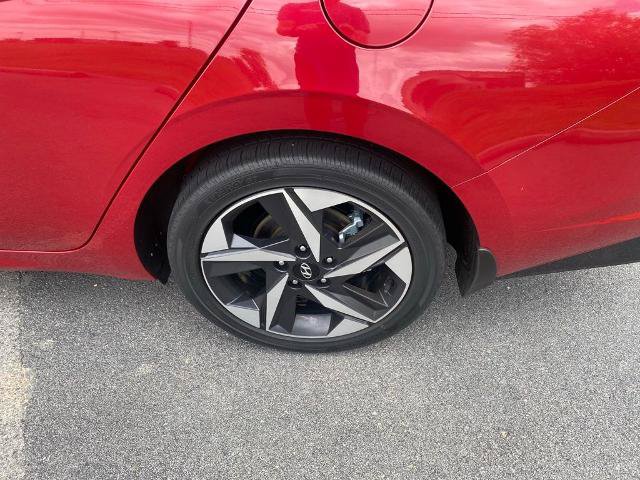 Used 2022 Hyundai Elantra Limited FWD image 32