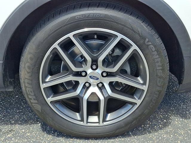 Certified 2017 Ford Explorer Sport AWD/4WD image 8