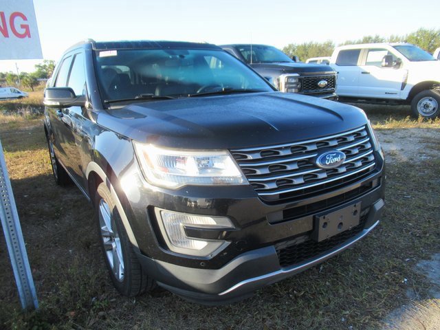 Certified 2017 Ford Explorer XLT w/ Equipment Group 202A image 3