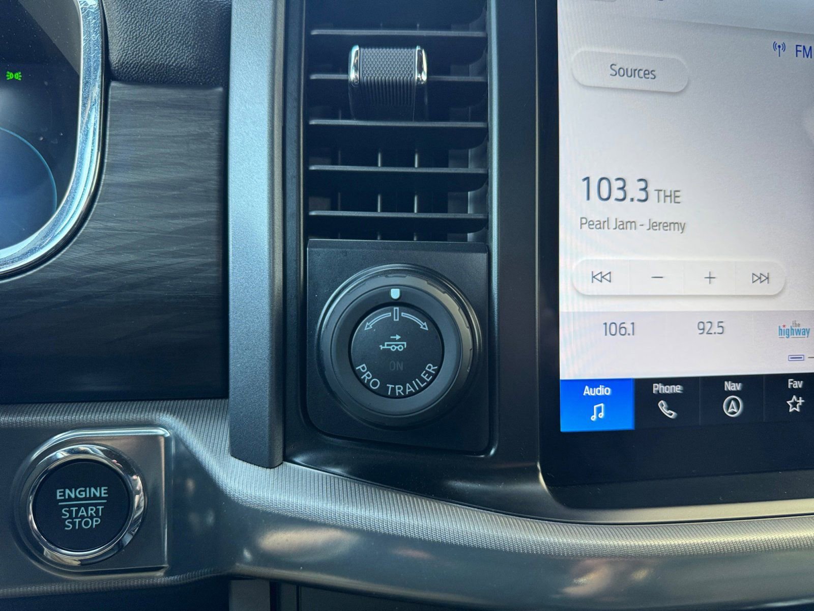 Certified 2024 Ford F150 Lariat image 24