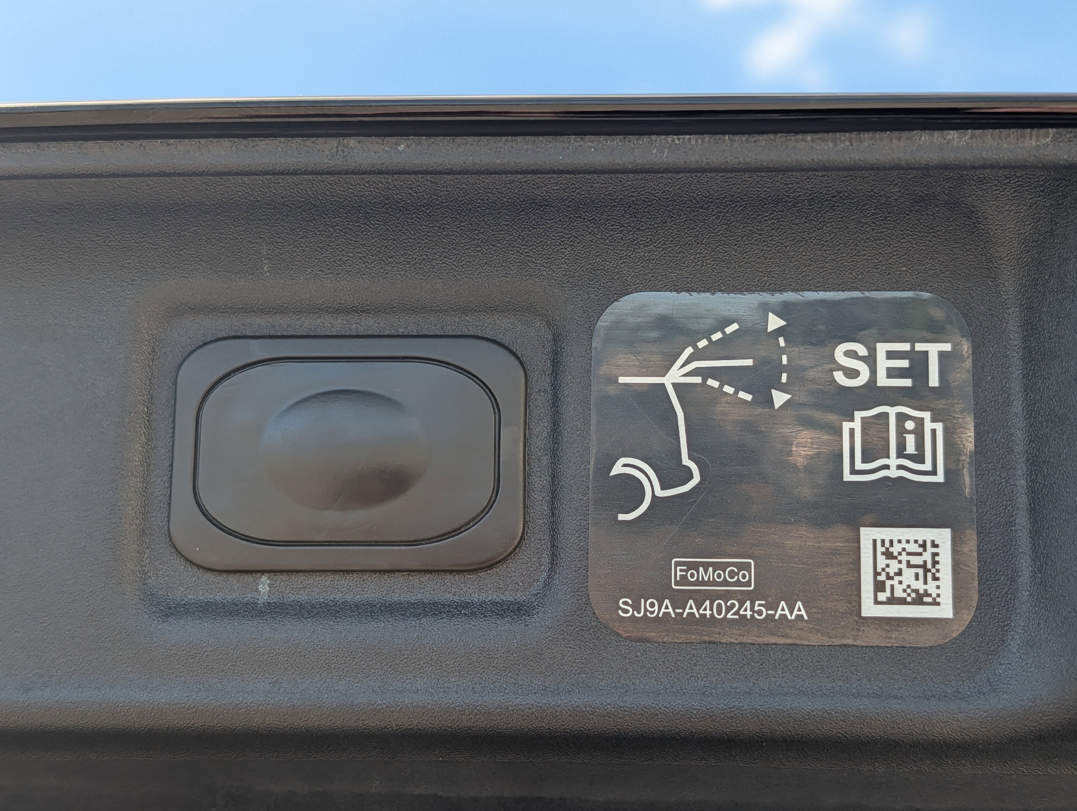 Certified 2025 Ford Mustang Mach-E Premium w/ Sport Appearance Package AWD/4WD image 14