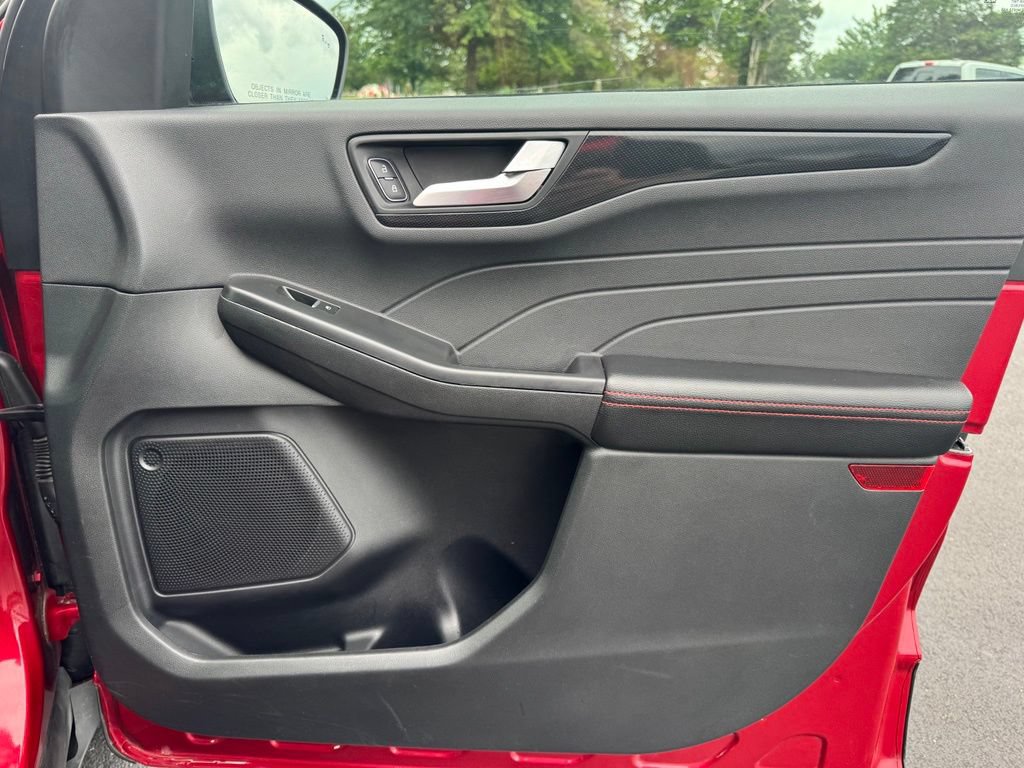 Certified 2025 Ford Escape ST-Line FWD image 15