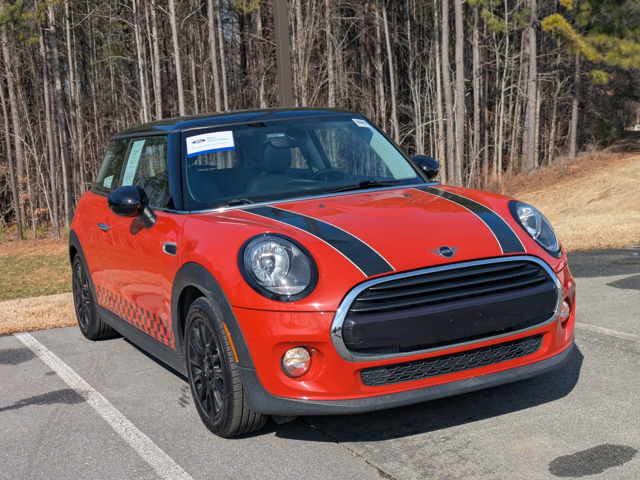 Used 2019 MINI Cooper 2-Door Hardtop image 6