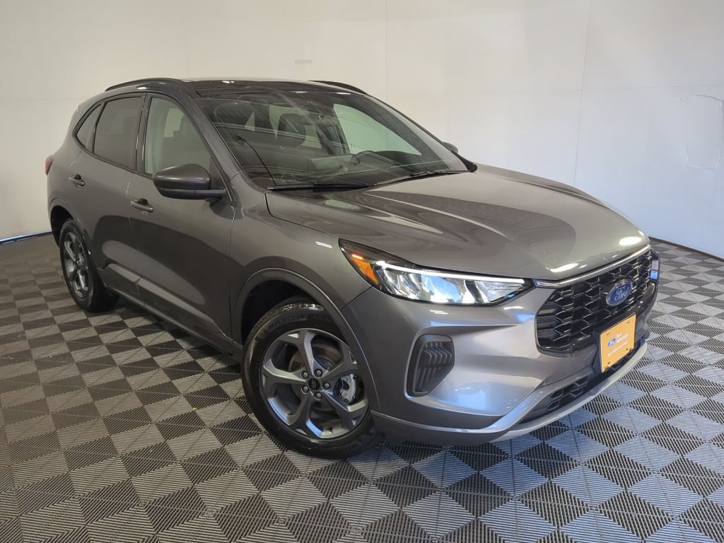 Certified 2023 Ford Escape ST-Line w/ Tech Pack #1 AWD/4WD image 2